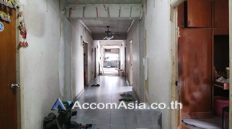  1  Office Space For Rent in ploenchit ,Bangkok BTS Ploenchit AA18677